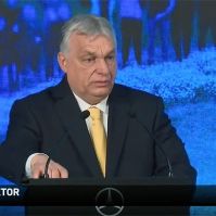Orbán Viktor Kecskeméten: Ha lesz olcsó energia, akkor talpon marad az európai autóipar (VIDEÓ)