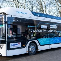 Két hidrogén üzemanyagcellás autóbusz áll forgalomba a HUMDA támogatásával Kecskeméten