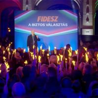 Kecskeméten folytatta országjárását Orbán Viktor hétfőn este