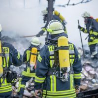 Családi ház tetőszerkezete égett Kecskeméten