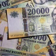 Fájni fog: Jelentős adóemeléseket jelentett be Magyar Péter
