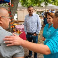 Műkertvárosi Kakasfőzőt rendeztek a vadaspark előtti téren