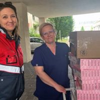1200 terhességi teszt érkezett adományként a kecskeméti kórház Szülészeti-Nőgyógyászati Osztályára