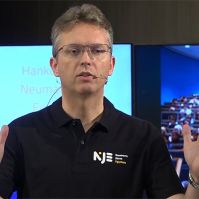 Kérdezd a minisztert – Dr. Hankó Balázs a Neumann János Egyetemen (VIDEÓ)