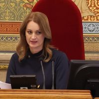 A parlamenti balhék után elnézést kért az országtól Forsthoffer Ágnes: „...nem voltak méltóak...”