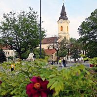 Kecskemét főterét népszerűsíti a kultura.hu cikke