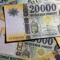 A frissen eladott lakás vételárát csalták ki hiszékeny ismerősüktől