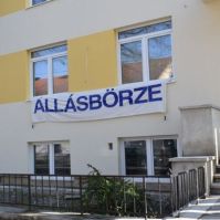 Januárban tovább csökkent a regisztrált álláskeresők száma