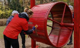 Játszótér felújítása – Sikeres közösségi munkanap a Hunyadivárosban