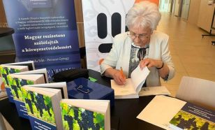 A fenntartható szőlőtermesztés és a hazai nemesítési eredmények kerültek reflektorfénybe a Neumann János Egyetemen