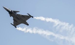 Látványos légi bemutatóra készülnek a Gripenek