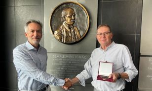 Dr. Boross Gábor, a korszerű emlősebészet kecskeméti meghonosítója kapta a Batthyány-Strattmann-díjat
