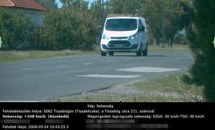 Lakott területen a megengedett 50 km/h helyett 108-cal hajtott