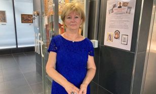 „Lélekből született” – pasztell- és tűzzománc alkotásokból nyílik kiállítás Kecskeméten