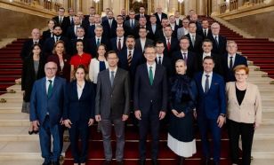 Magyar Péter: az NKA-ügy kérdésessé teszi, hogy a fideszes képviselők jogszerűen ülhetnek-e a parlamentben