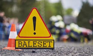 Súlyos baleset Izsák és Páhi között: Árokba borult egy kisbusz