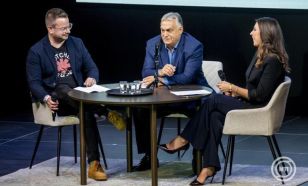 Orbán Viktor Lakiteleken: ma rombolás zajlik, és nem tudni, lesz-e ebből valaha építkezés
