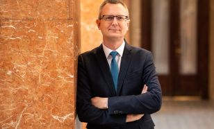 Rétvári Bence: sikerült meghátrálásra kényszeríteni a tiszás kétharmadot