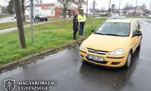 Erőszakkal vitte el a sértett autóját