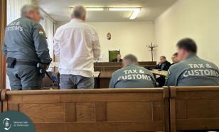 Fantomcégek hálójában: 180 pénzügyőr vett részt a NAV Bács-Kiskun vármegyei bűnügyi akciójában