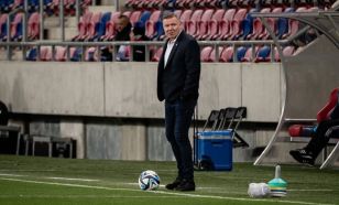 A cél megvan, amihez a háttér adott
