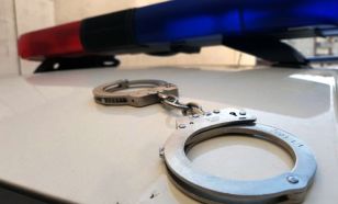 Átmásztak a kerítésen, majd ütötték, rugdosták, végül feltépték a bejárati ajtót