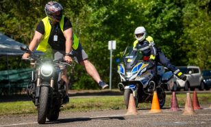 Füredi Autósiskola és Képző Központ: 13. alkalommal rendeztek Motoros vezetéstechnikai nyílt napot