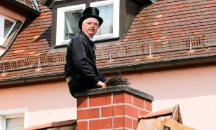 Ne várjunk őszig: nyáron is érdemes időpontot foglalni kéményellenőrzésre