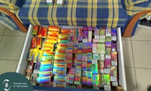 Két Vapsolo átadásával bukott le, majd 185 illegális e-cigarettát foglalt le nála a NAV