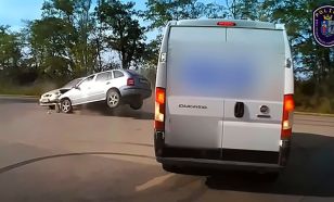 Döbbenetes videó a balesetről, melynek okozója a társaival elszaladt, de elfogták