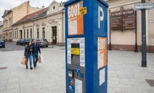 Ingyenes lesz a parkolás Kecskeméten az október 23-ai hosszú hétvégén
