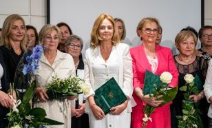 Több mint négy évtized a betegekért – Rangos szakmai díjat kapott Dr. Nagy Andrásné Márta, a kecskeméti Rendelőintézet vezető asszisztense