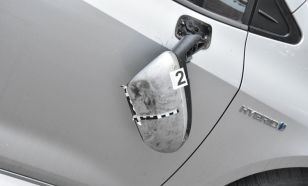 Sikeres vizsga utáni mélyrepülés: Milliós kárt hagyott Kecskeméten maga után a „tükörvadász”