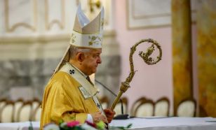 Elköszönő szentmisét tart Bábel Balázs a kecskeméti Nagytemplomban
