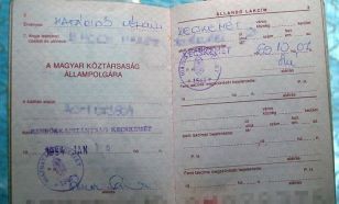 Lejártak a régi, könyvformátumú személyazonosító igazolványok