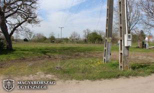 Símaszkos, fegyveres rablótámadással szereztek e-cigarettát