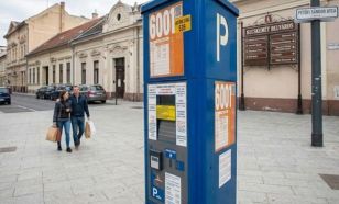Rendszám alapján kell parkolójegyet váltani Kecskemét belvárosában
