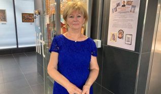 „Lélekből született” – pasztell- és tűzzománc alkotásokból nyílik kiállítás Kecskeméten