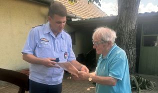 Személyesen köszöntötte volt kollégáját a Bács-Kiskun Vármegyei Rendőr-főkapitányság vezetője