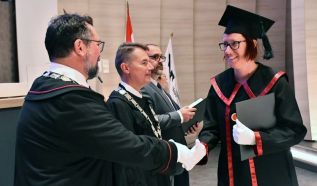 Ünnepélyes keretek között adták át az MBA diplomákat a Neumann János Egyetemen