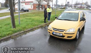 Erőszakkal vitte el a sértett autóját