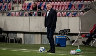 A cél megvan, amihez a háttér adott