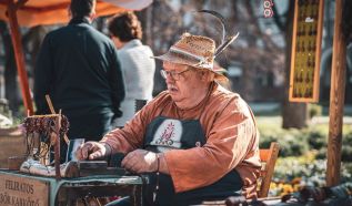 Húsvéti készülődés Kecskemét főterén: újra megnyit a Portéka Piac