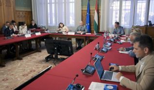 Nem lesz decemberig eredmény – Csőszi Attila bizottsága is jövő nyárig vizsgálódik