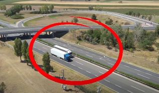 Drónnal figyelték az M5-öst Bács-Kiskunban: öt kamionost bírságoltak meg, 1403 gyorshajtót is bemértek