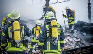 Családi ház tetőszerkezete égett Kecskeméten