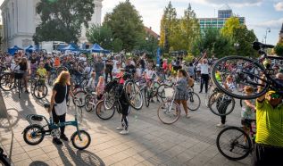 Megmozdult Kecskemét: bringások lepték el a belvárost az Európai Mobilitási Héten
