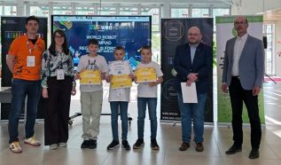 Robotok és kultúra találkozása Kecskeméten: a Neumann János Egyetem adott otthont a WRO regionális fordulójának