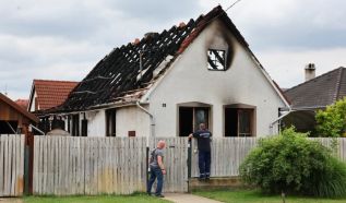 Felgyújtotta a házát, majd főbe lőtte magát a kecskeméti polgárőr