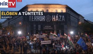 Vasárnap tüntetés a Terror Háza előtt – Élőben közvetíti a Hír TV